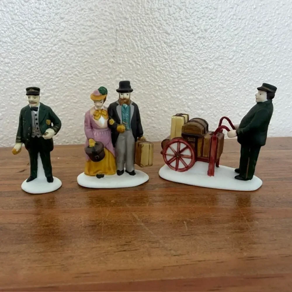Department 56 Heritage Village Collection Fezziwegs & Friends + 2